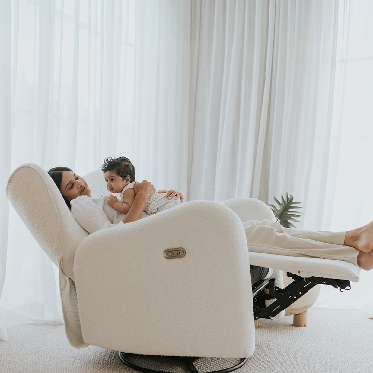 BabyRest Celeste Electric Nursery Chair - White Boucle