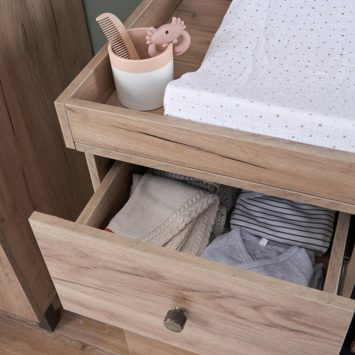 Como Chest & Changer in Distressed Oak & Slate Grey